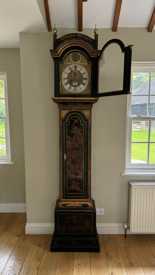 Antique Fantastic quality antique George III lacquered and chinoiserie decorated longcase clock