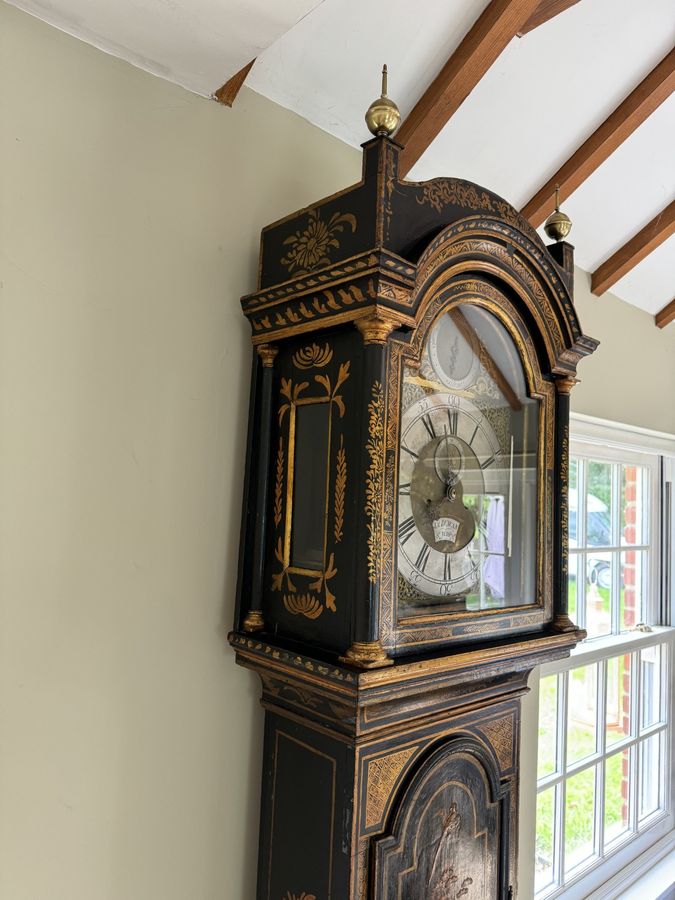 Antique Fantastic quality antique George III lacquered and chinoiserie decorated longcase clock