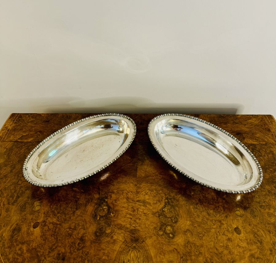 Antique Stunning pair of antique Edwardian silver plated serving dishes 