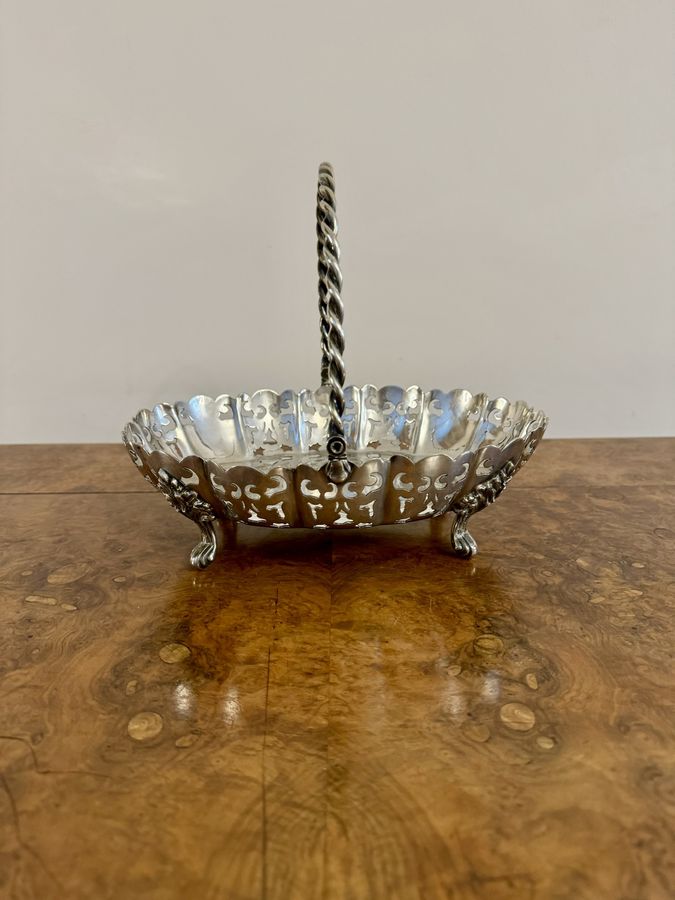 Antique Pretty antique Edwardian silver plated cake basket 