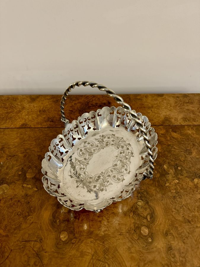 Antique Pretty antique Edwardian silver plated cake basket 