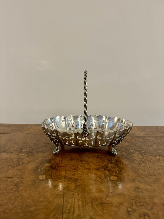 Antique Pretty antique Edwardian silver plated cake basket 