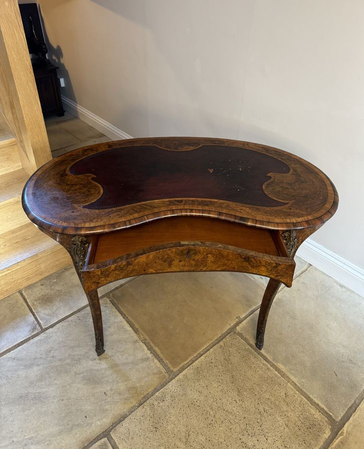 Antique Antique Victorian freestanding quality inlaid burr walnut kidney writing table 