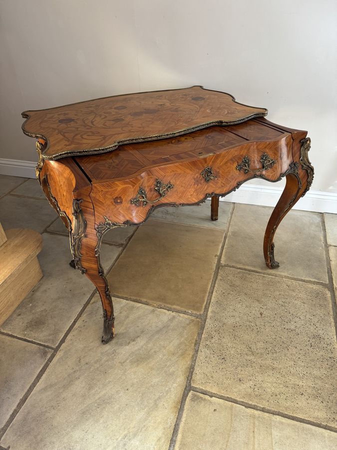 Antique Outstanding quality antique 19th century freestanding French kingwood marquetry inlaid centre table 