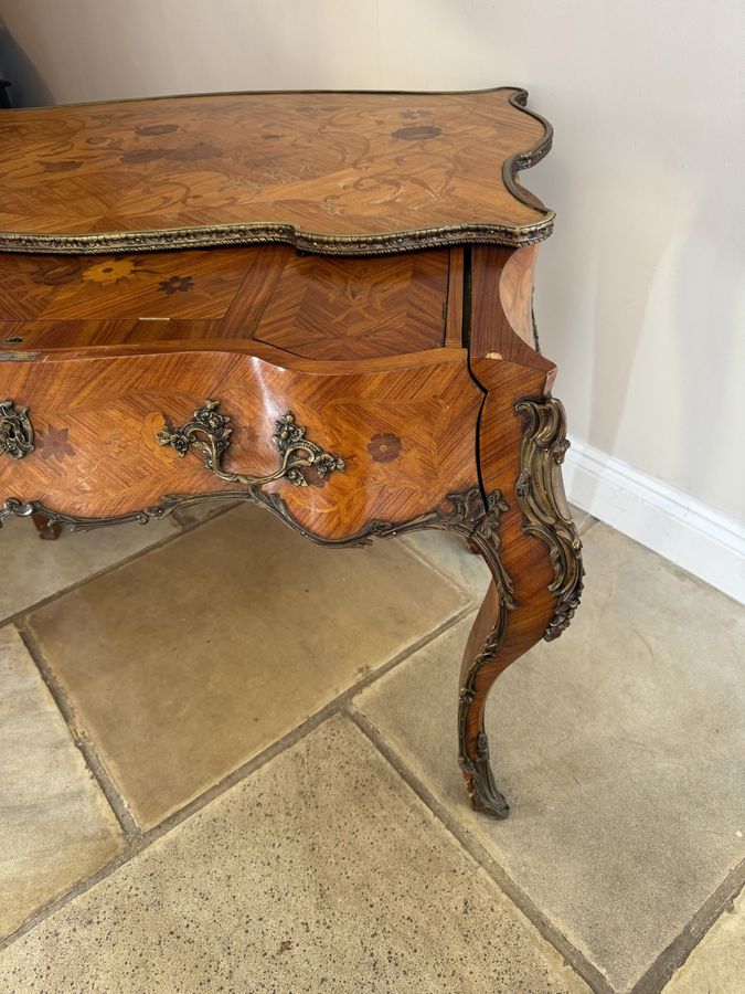 Antique Outstanding quality antique 19th century freestanding French kingwood marquetry inlaid centre table 