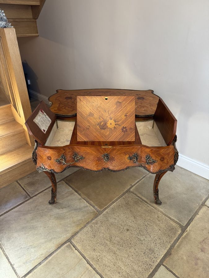 Antique Outstanding quality antique 19th century freestanding French kingwood marquetry inlaid centre table 