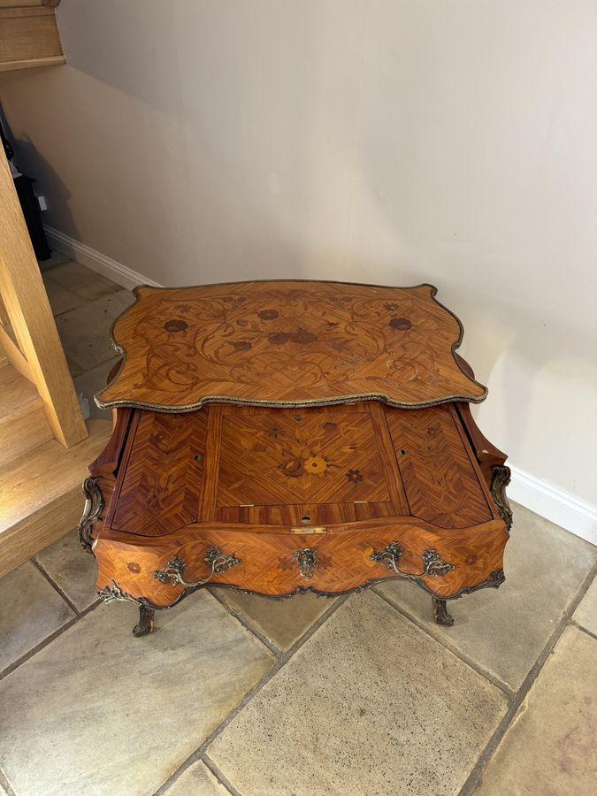 Antique Outstanding quality antique 19th century freestanding French kingwood marquetry inlaid centre table 