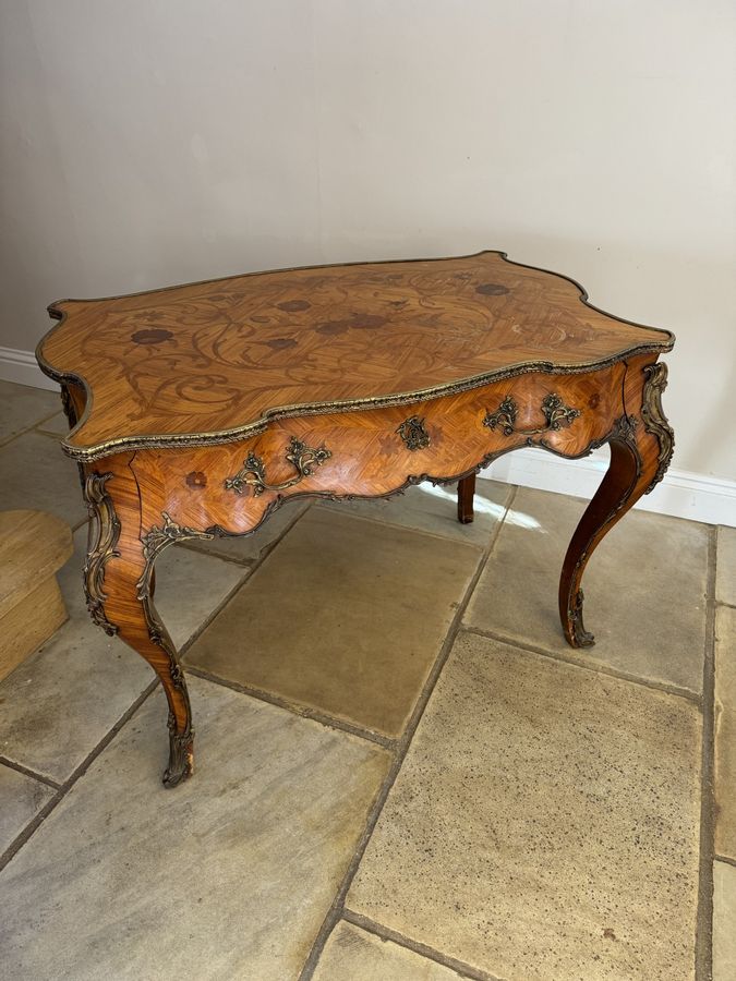 Antique Outstanding quality antique 19th century freestanding French kingwood marquetry inlaid centre table 