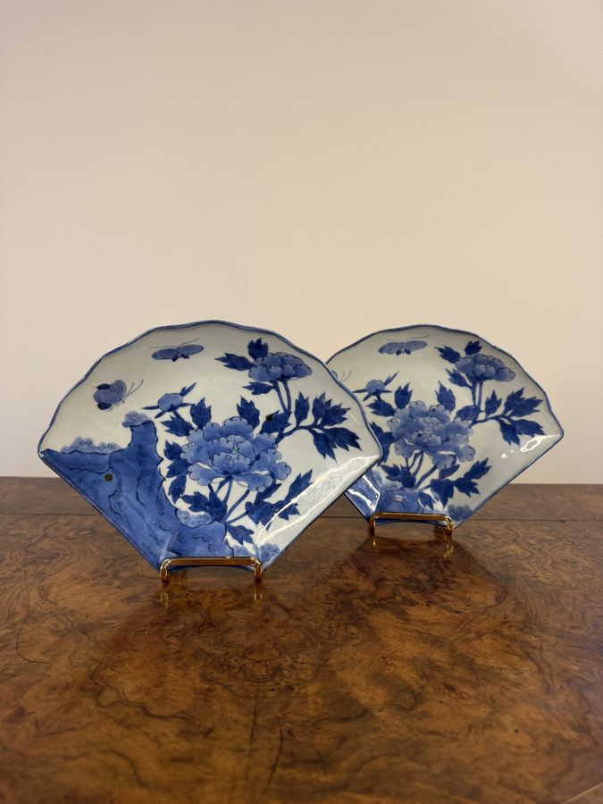 Antique Unusual pair of antique blue and white fan shaped Japanese imari dishes 