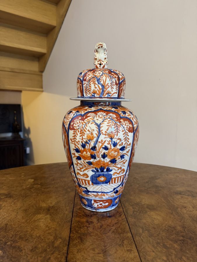 Antique Outstanding fantastic quality garniture of three antique Japanese imari vases and covers