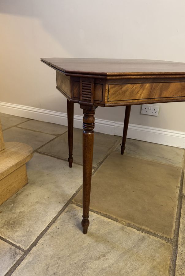 Antique Antique George III quality mahogany tea table 