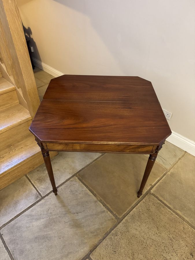 Antique Antique George III quality mahogany tea table 