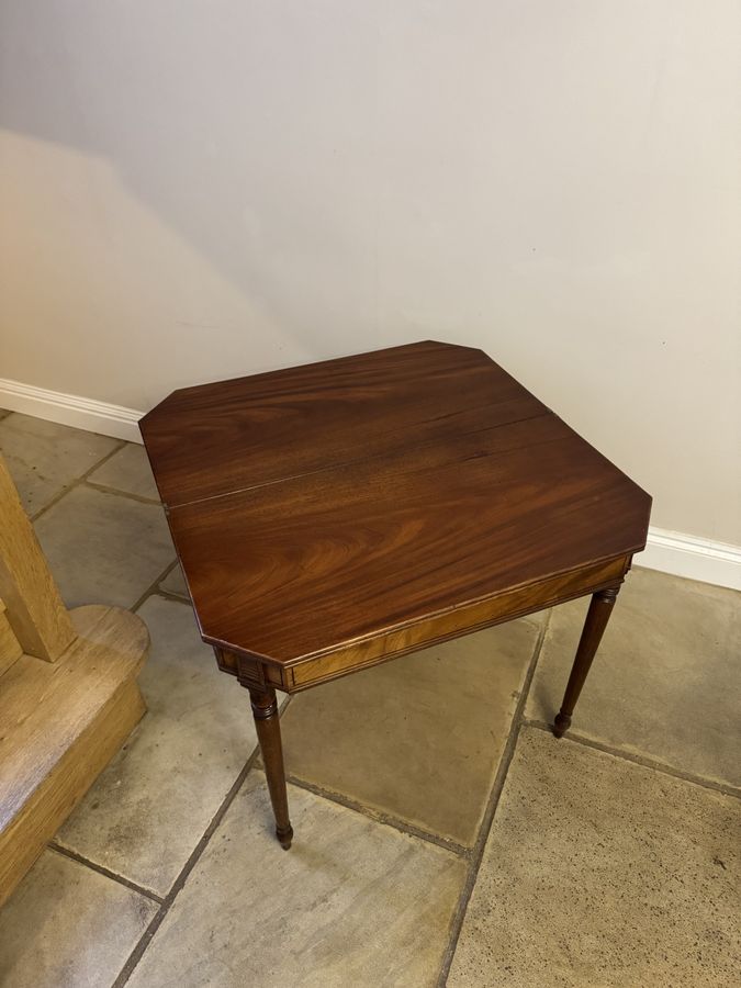 Antique Antique George III quality mahogany tea table 