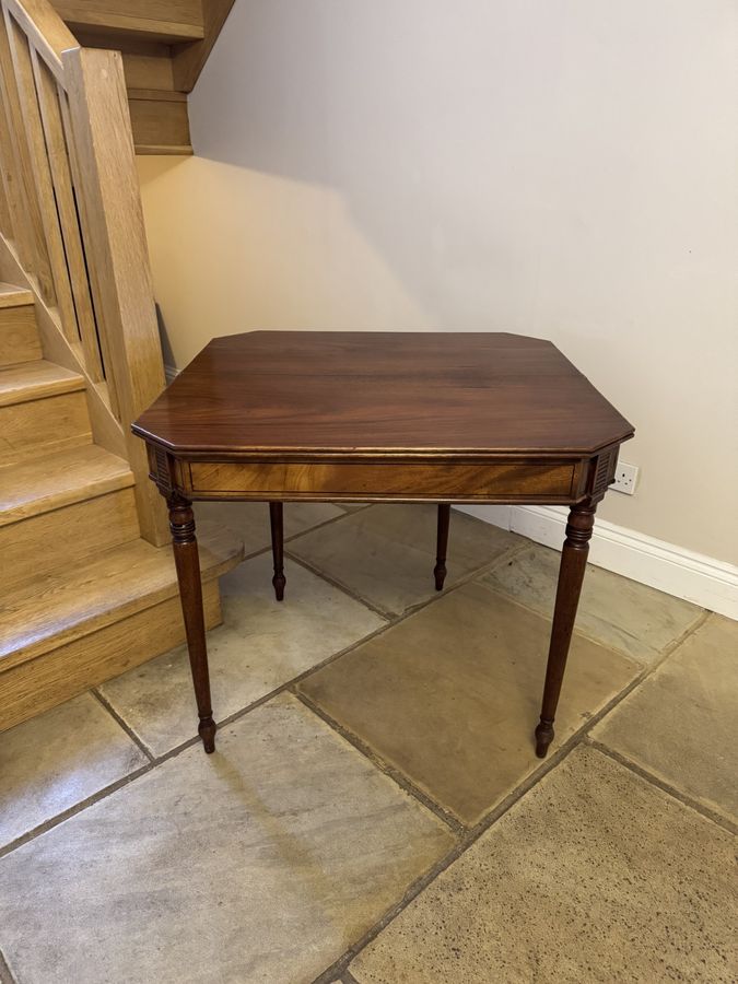 Antique Antique George III quality mahogany tea table 