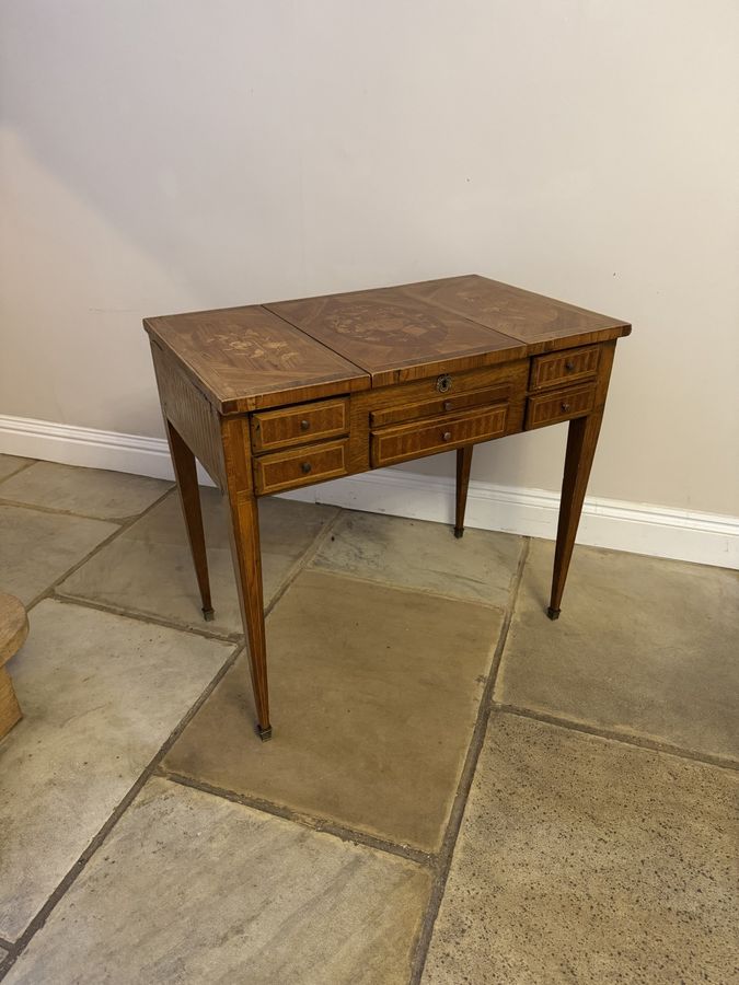 Attractive antique Victorian French ladies quality marquetry inlaid kingwood dressing table