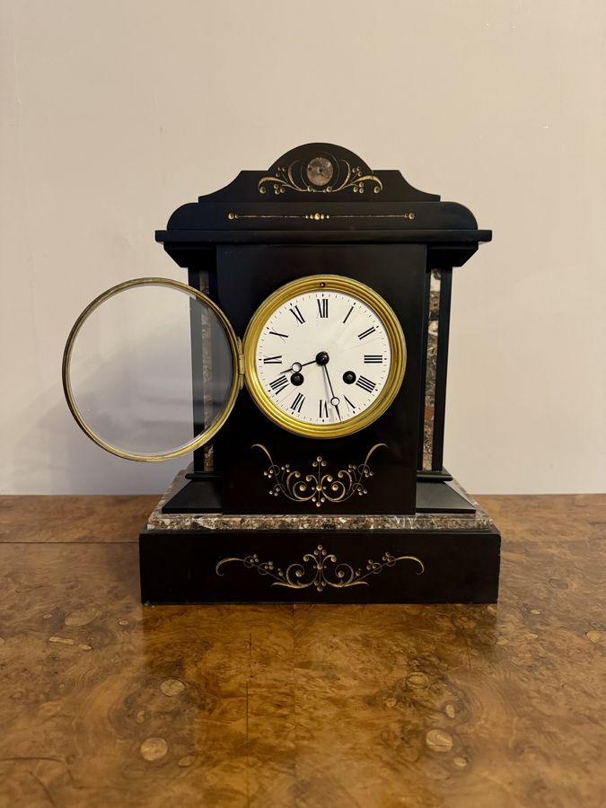 Antique Pretty quality antique Victorian eight day mantle clock 