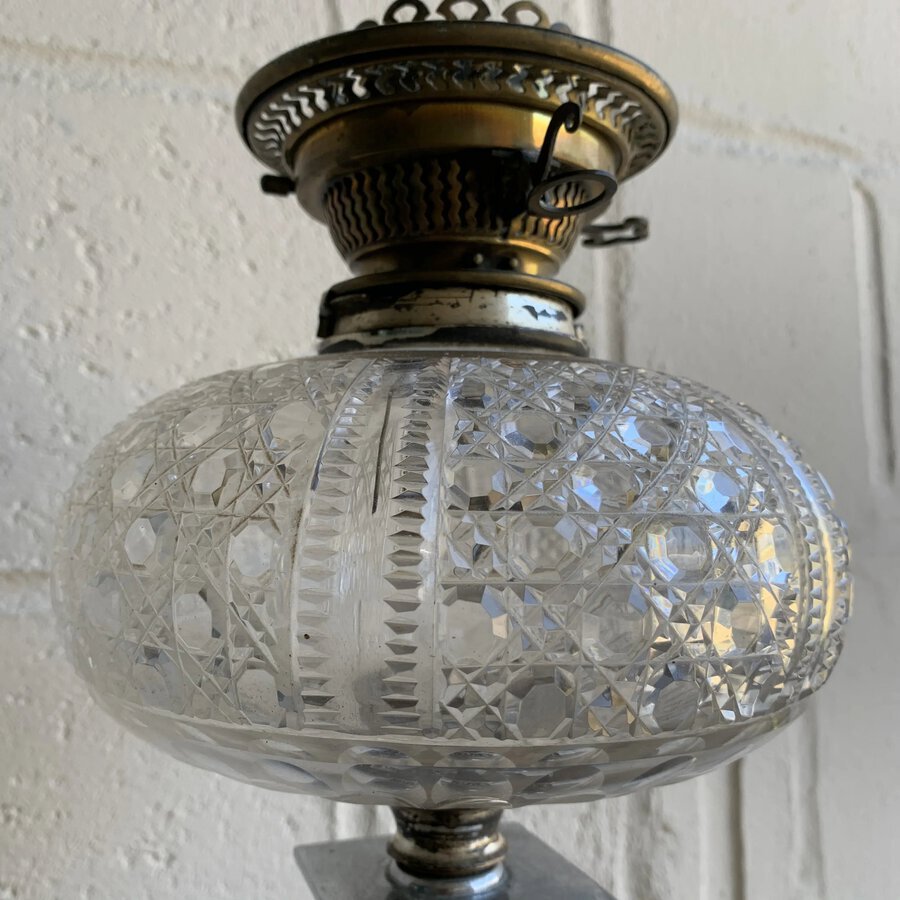 Antique Edwardian Fine Quality Oil Lamp with a Cut Glass Font Bowl with Burner, Makers Hinks Duplex