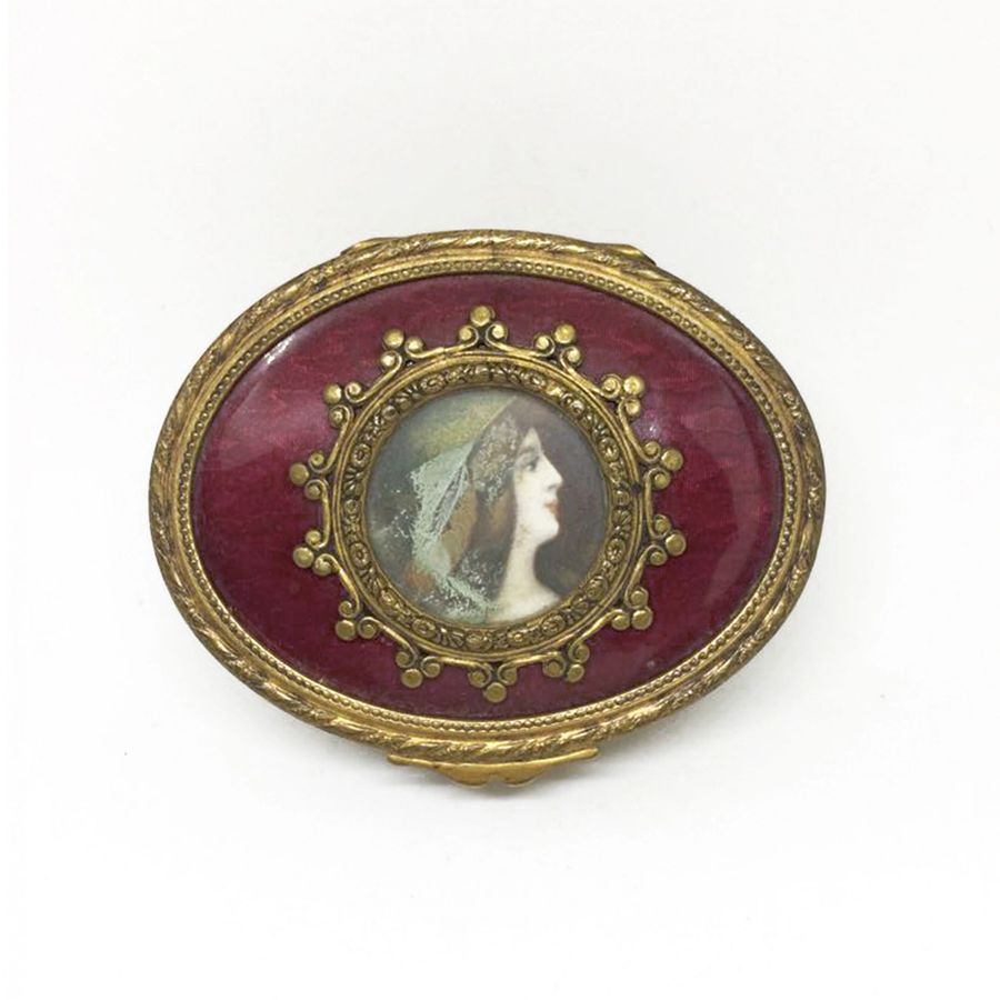 Antique Oval jewelry box . 19th century