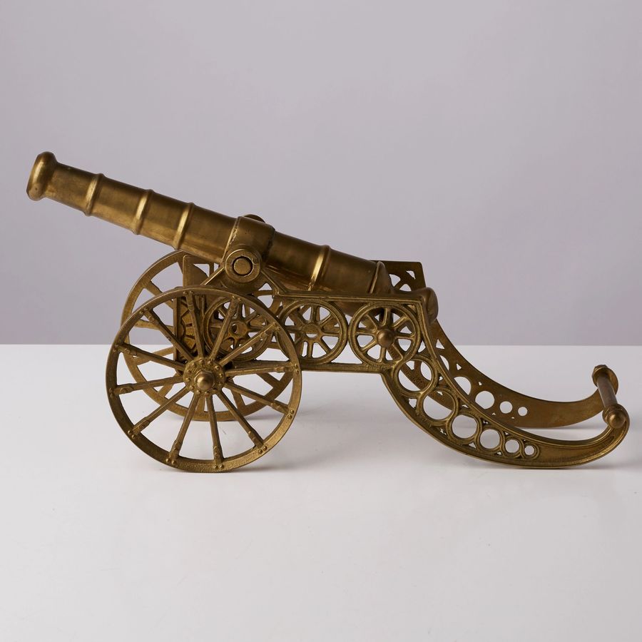 Antique Table cannon.