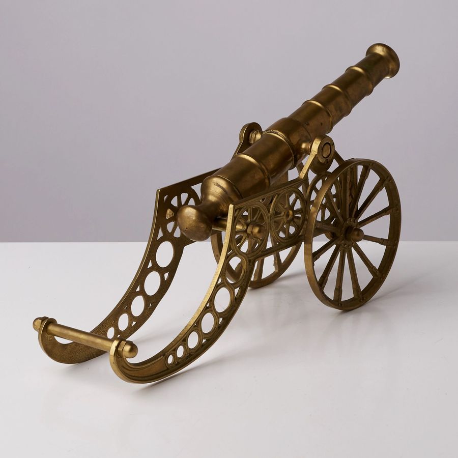 Antique Table cannon.