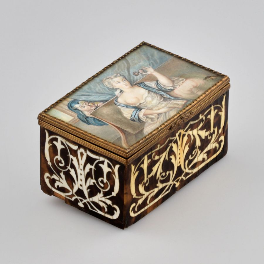 Antique Box with erotic scene. 19th century