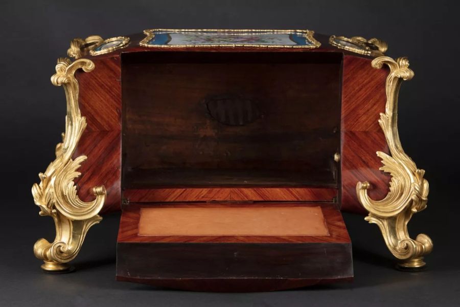 Antique Table box for jewelry. Sevres 1830.