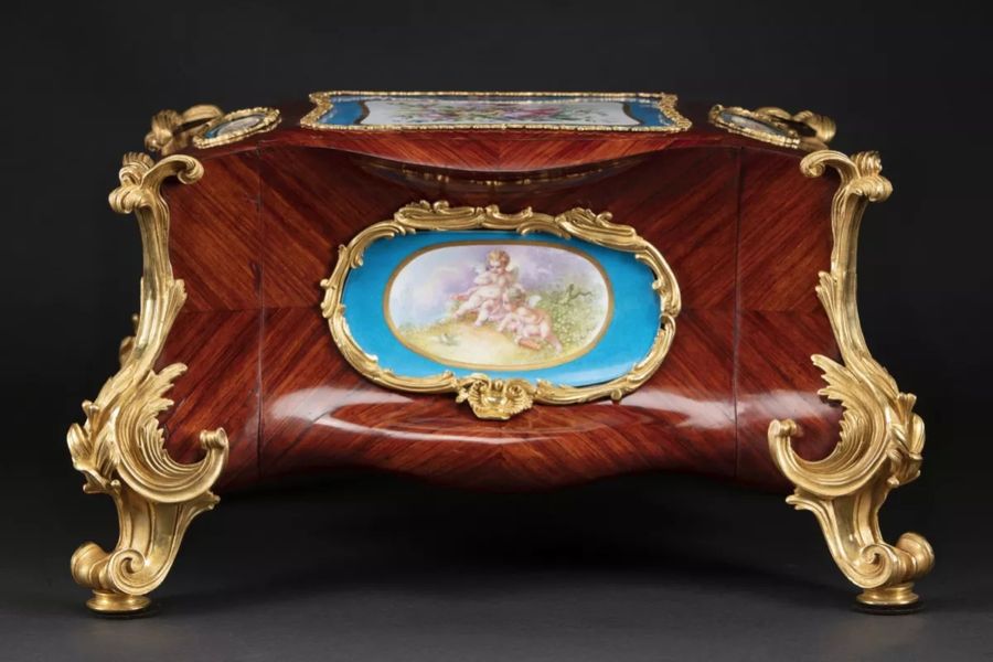 Antique Table box for jewelry. Sevres 1830.