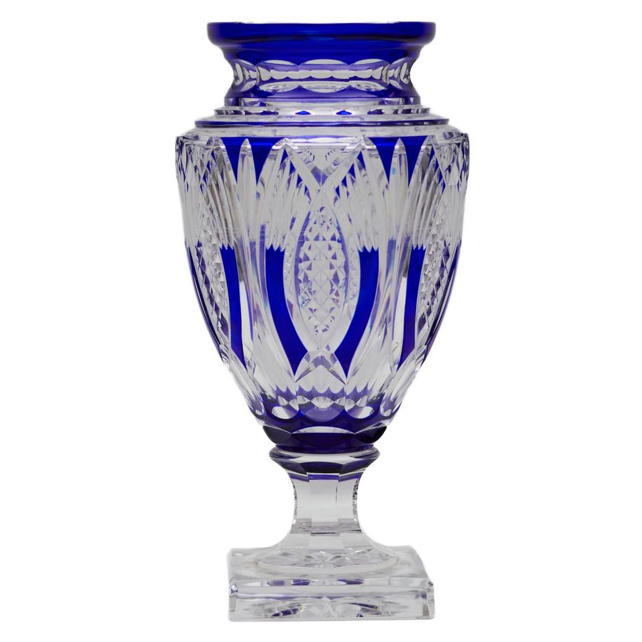 Large amphora-shaped vase of colored crystal.