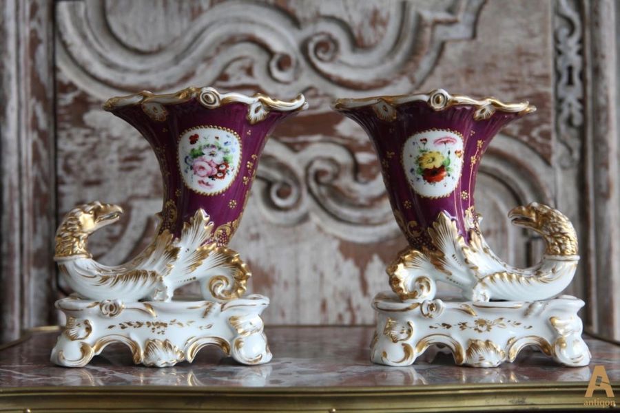 Antique A pair of vases