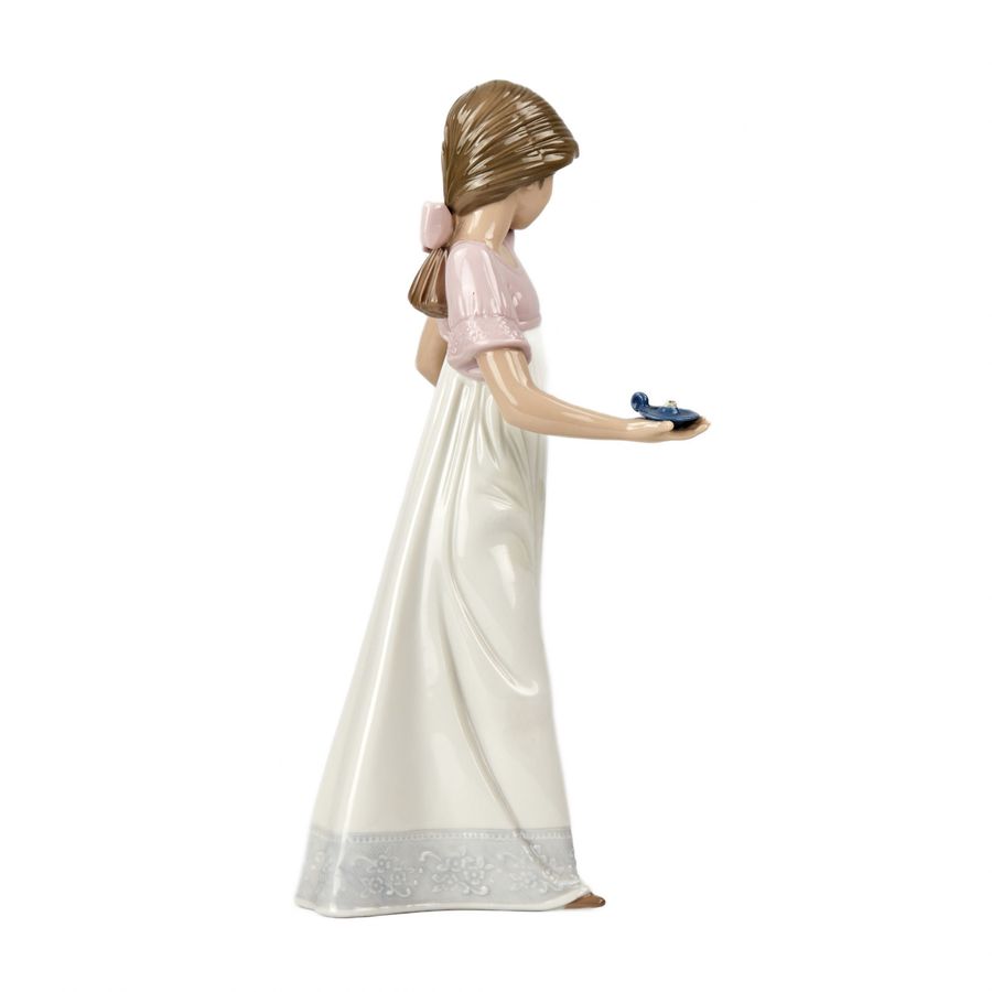 Antique Cute figurine of a young lady with a burnt candle. Ladro, 1991