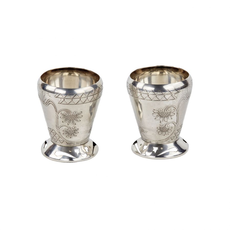 Antique A pair of Russian silver vases in the Art Nouveau style.