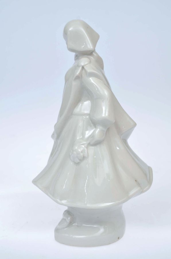 Antique Porcelain figurine ``Folkdancer&39;&39;