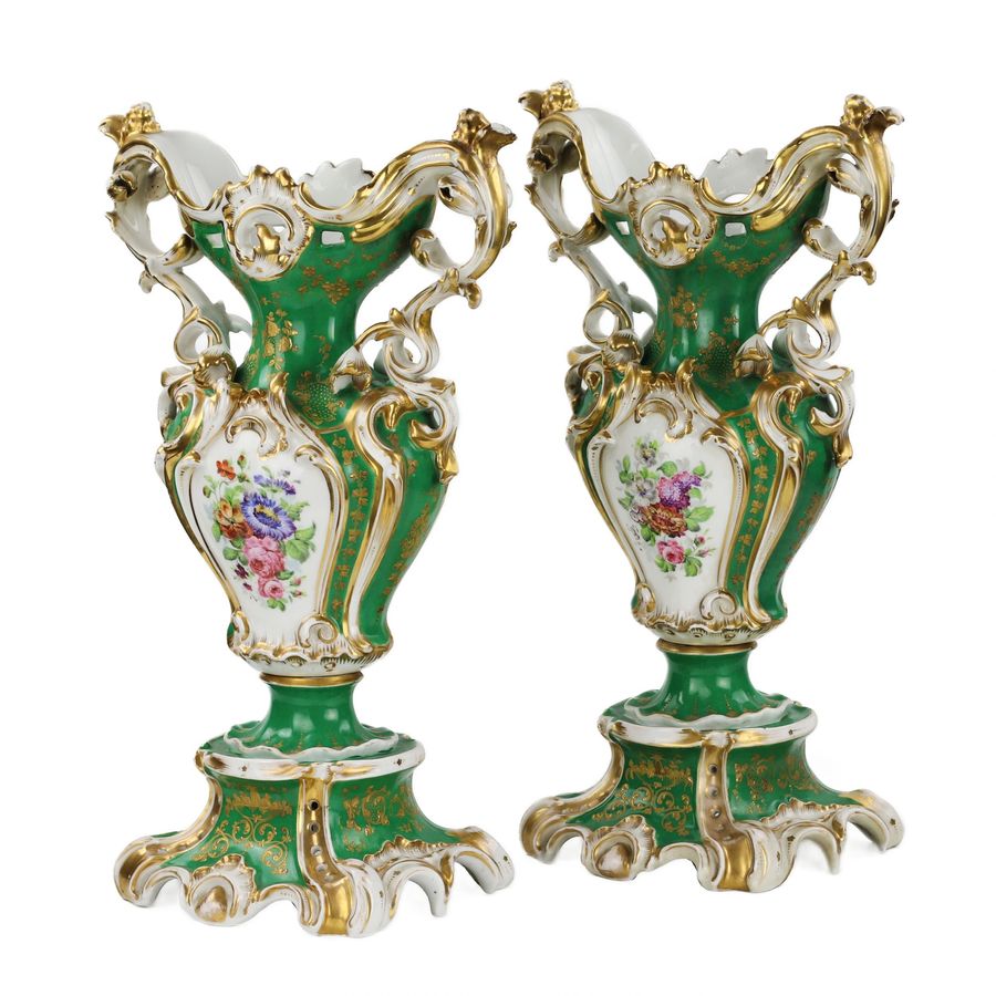 Antique Pair of impressive vases in neo-Rococo style, late 19th century.