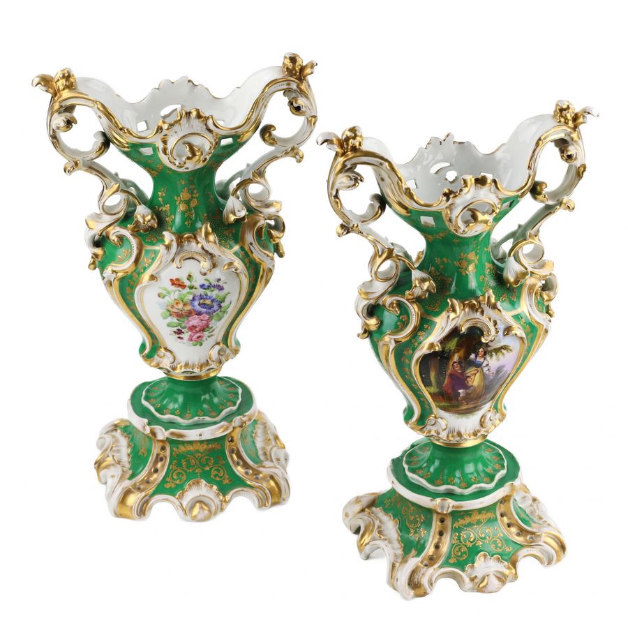 Antique Pair of impressive vases in neo-Rococo style, late 19th century.