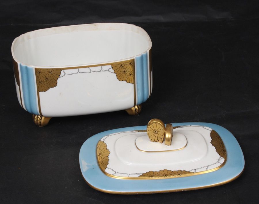 Antique Kuznetsov porcelain casket with gilding