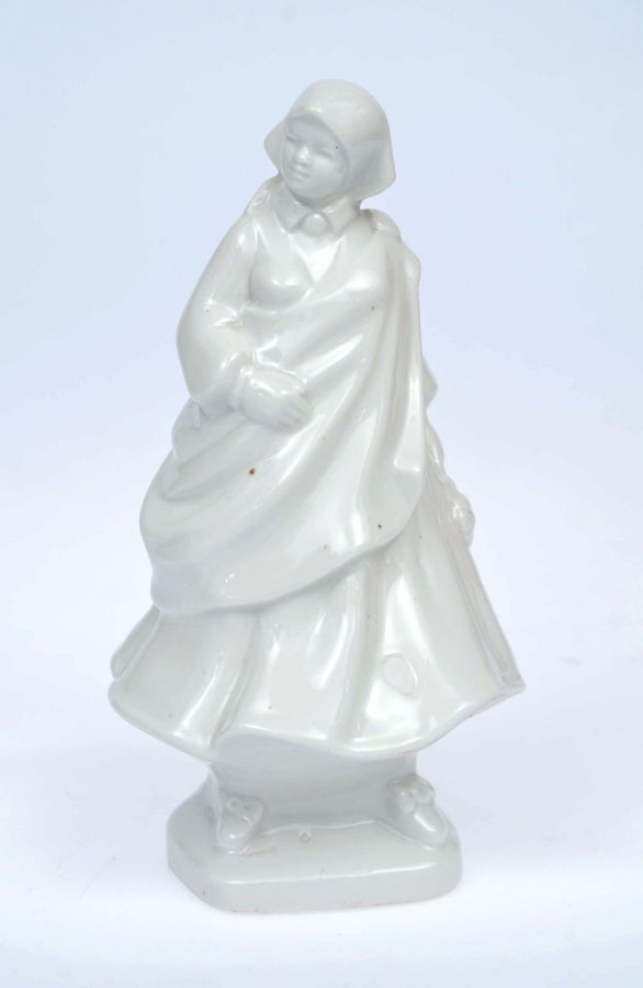 Antique Porcelain figurine ``Folkdancer&39;&39;