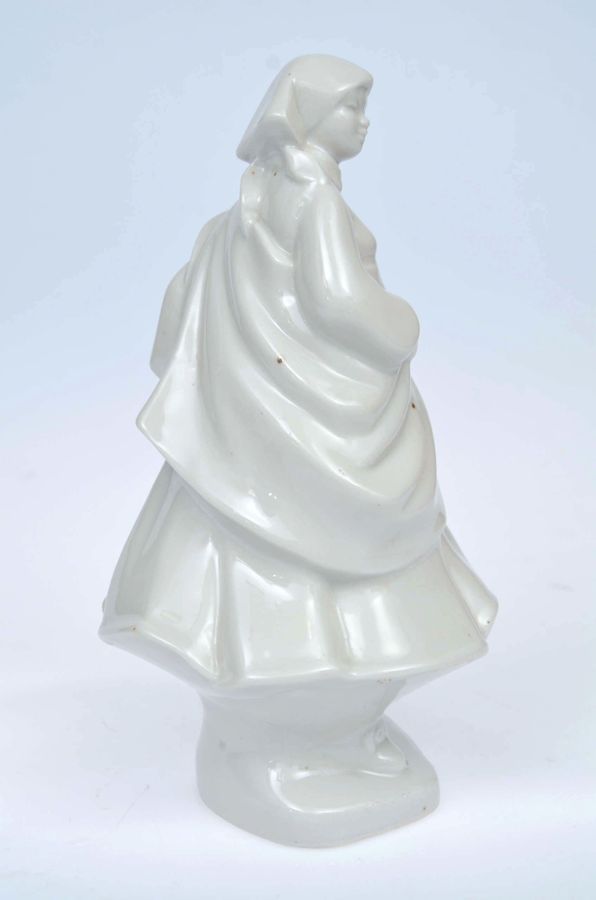 Antique Porcelain figurine ``Folkdancer&39;&39;