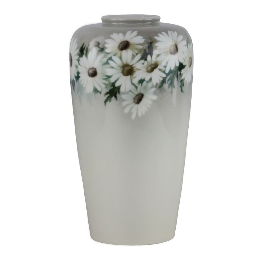 Vase Daisies. Imperial Porcelain Factory, 1915.