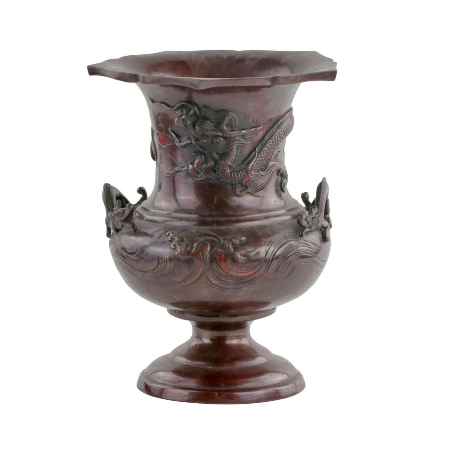 Bronze Chinese vase of the 19th century.