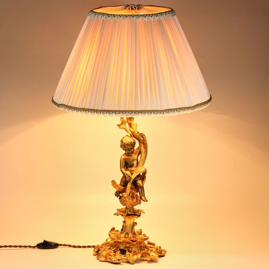 Antique Table lamp Putti