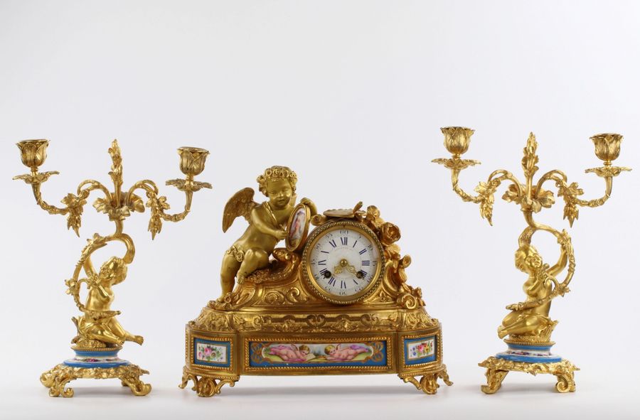 Antique Mantel clock Allegories of Painting of gilded bronze 1920