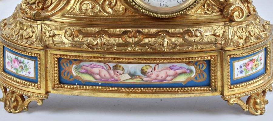 Antique Mantel clock Allegories of Painting of gilded bronze 1920