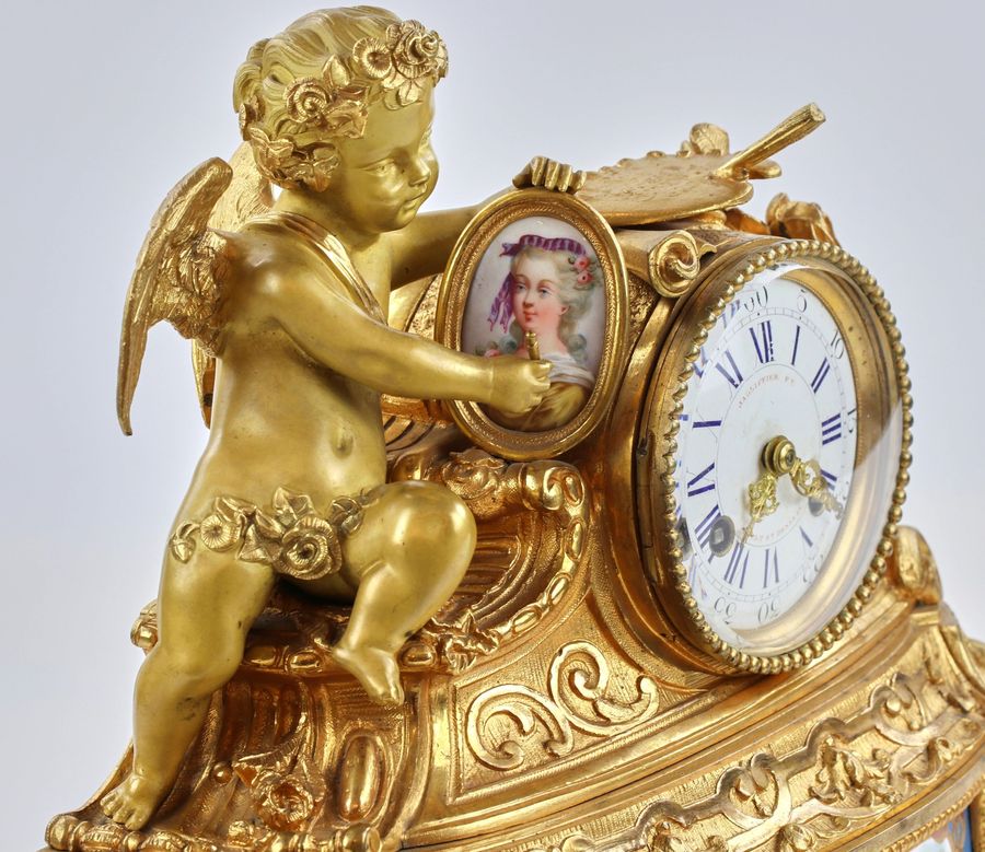 Antique Mantel clock Allegories of Painting of gilded bronze 1920