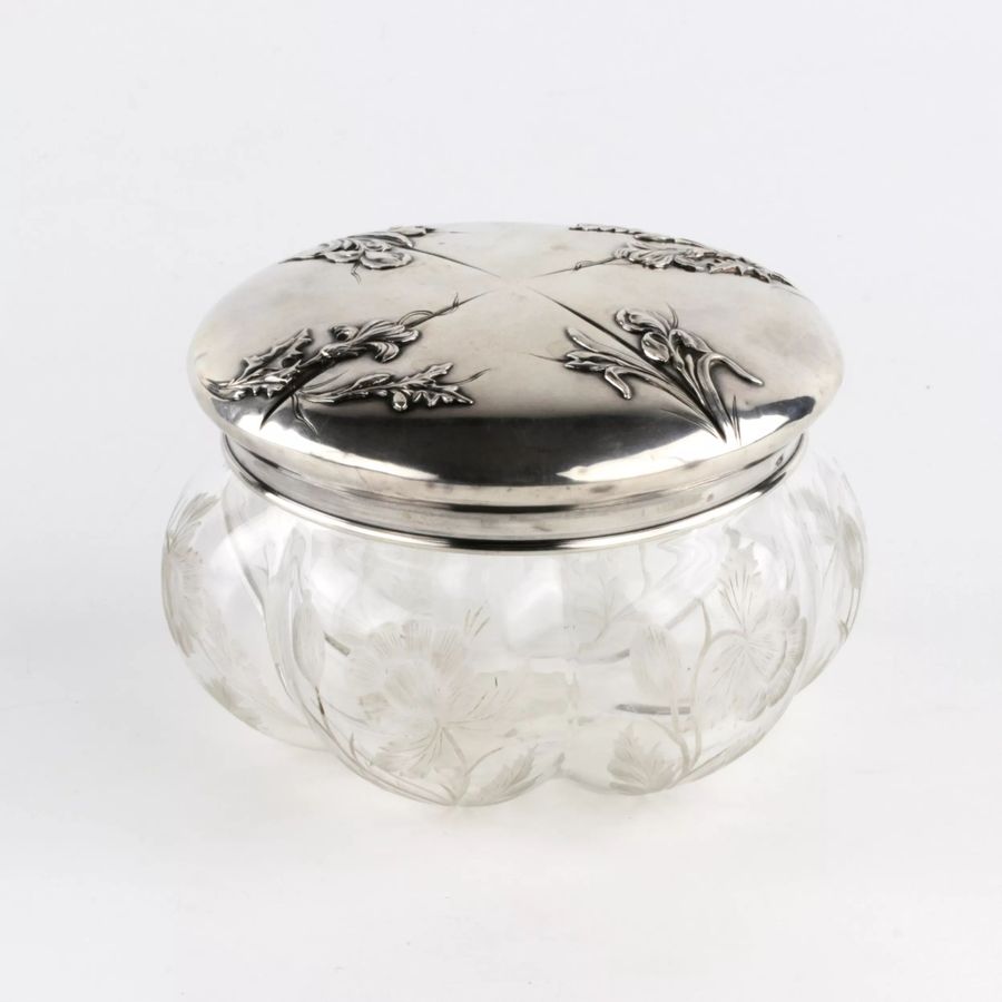 Antique French bonbonniere with silver lid. Louis Coignet.