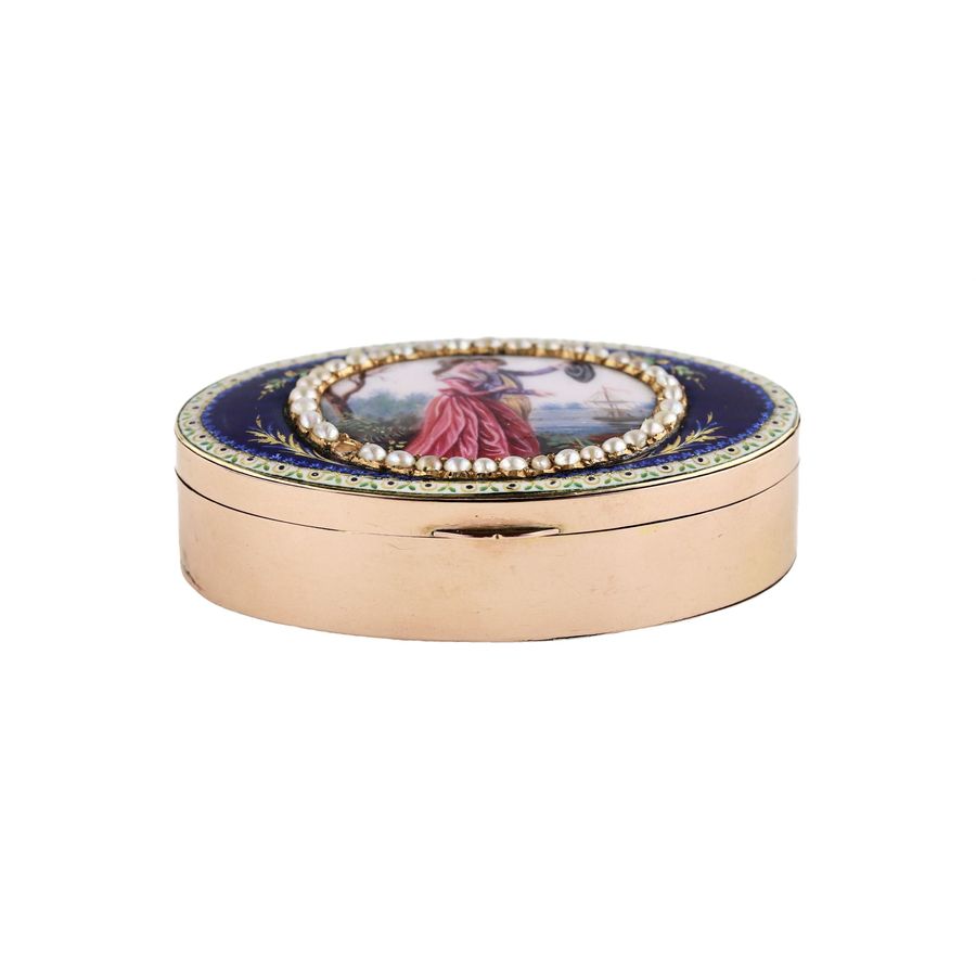 Antique Gold and enamel snuffbox, circa 1795.