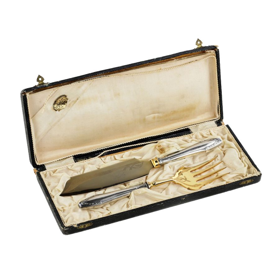 Antique Silver serving set: fork and knife in their own case. Riga 1908-1917.