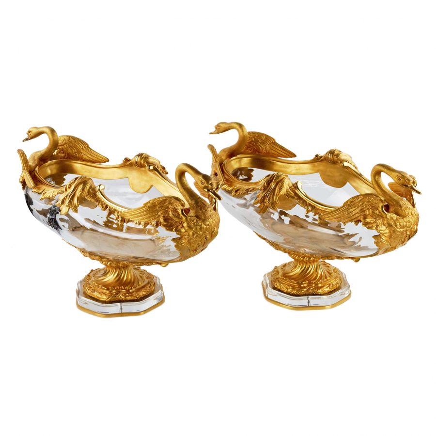 Antique Pair of oval vases in cast glass and gilt bronze, with swan motif. France 20th century.