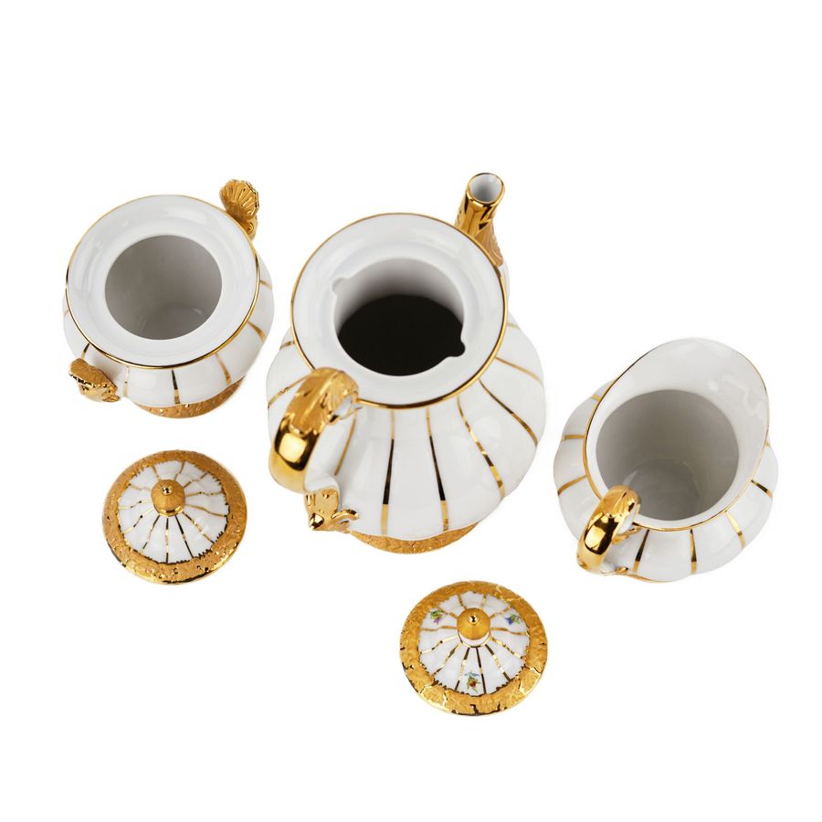 Antique White and gilded porcelain mocha coffee service for six people. Meissen