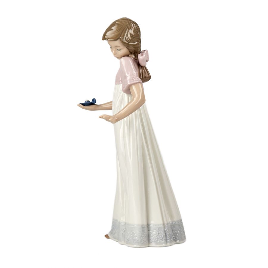 Antique Cute figurine of a young lady with a burnt candle. Ladro, 1991