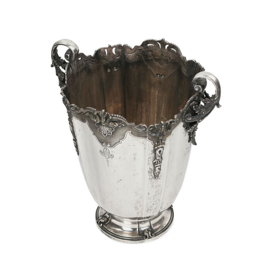 Antique An ornate Italian silver cooler in the shape of a vase. 1934-1944